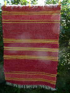 ručne tkaný handričkový koberec