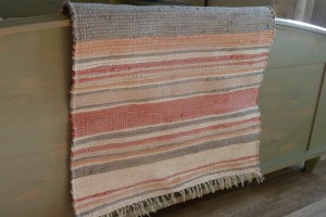 ručne tkaný handričkový koberec