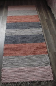 Ručne tkaný koberec