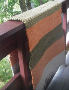 ručne tkaný handričkový koberec