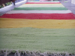 ručne tkaný handričkový koberec